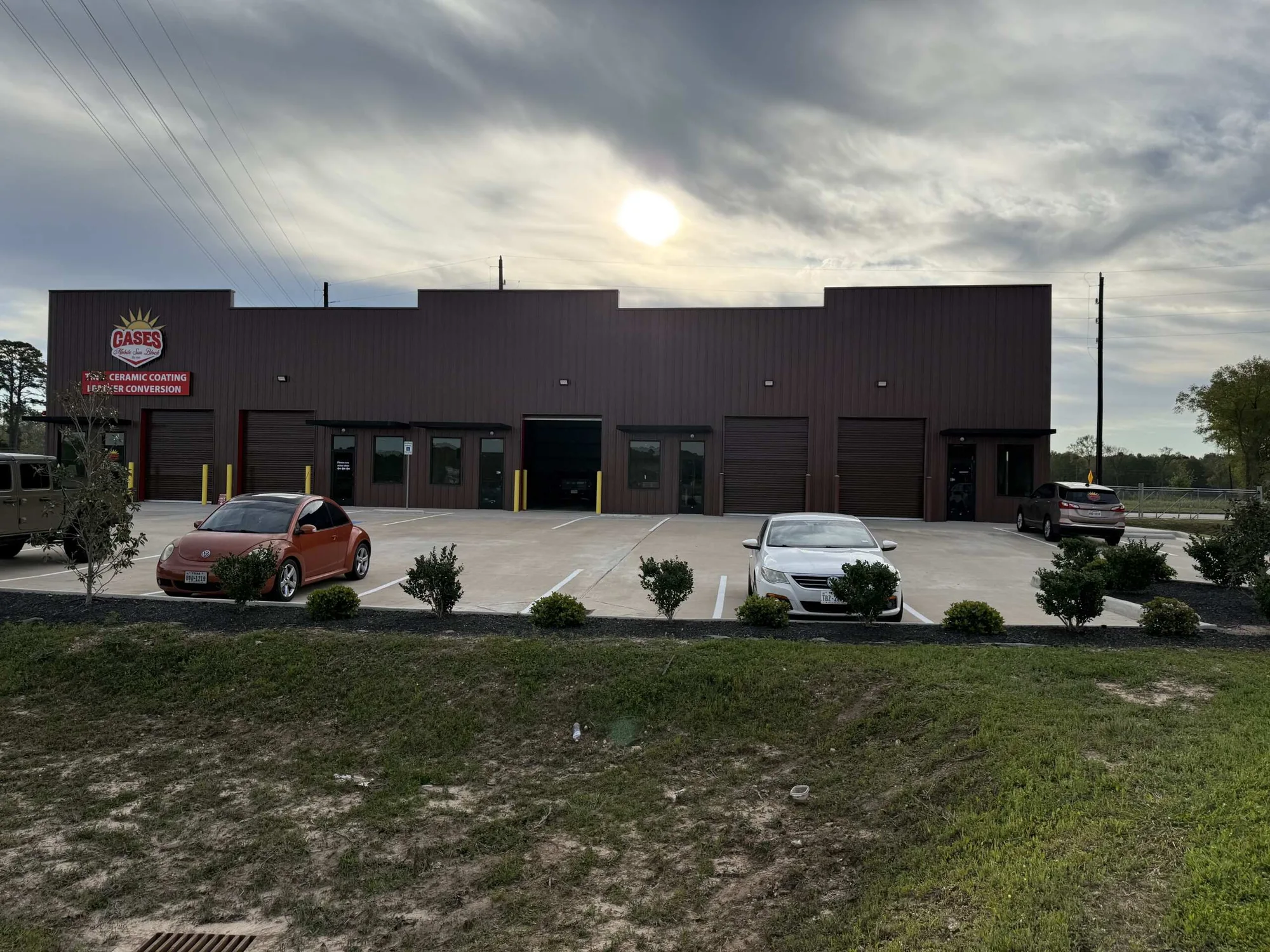 Tenant-facing frontage at 1960 Industrial District